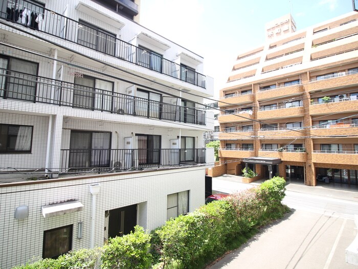 物件内観写真18　(室内からの展望)