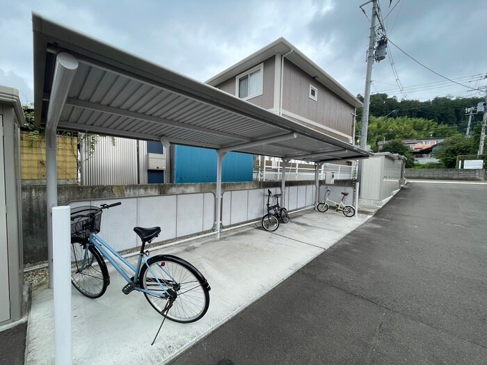 物件外観写真6　(駐輪場)