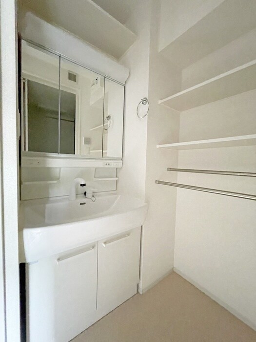 物件内観写真11　(洗面)