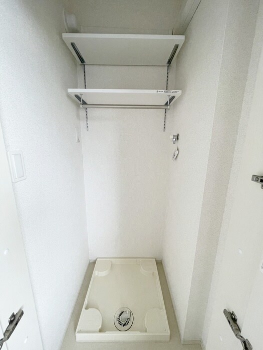 物件内観写真12　(洗濯機置場)