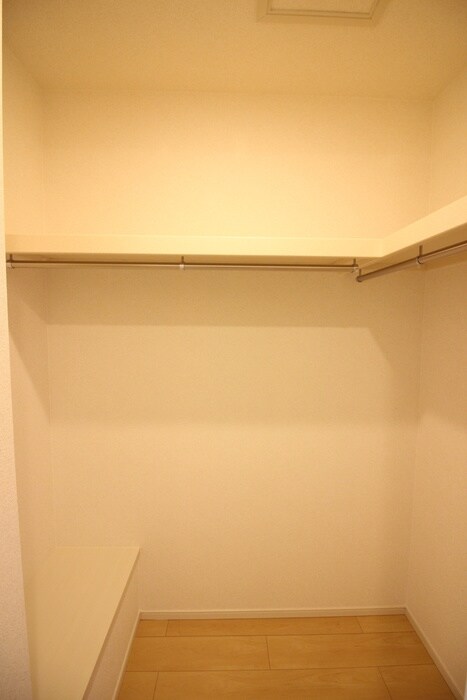 物件内観写真13　(収納)