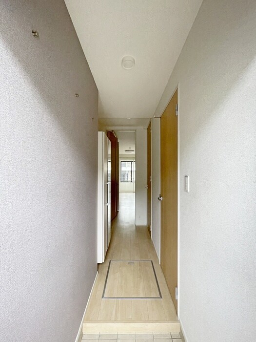 物件内観写真18　(廊下)