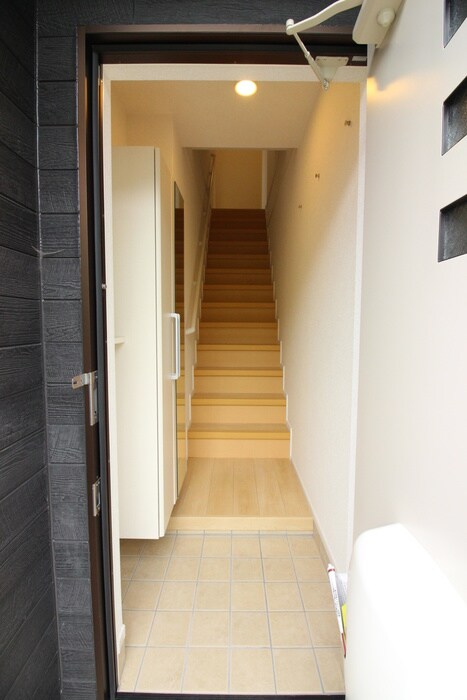 物件内観写真19　(玄関)