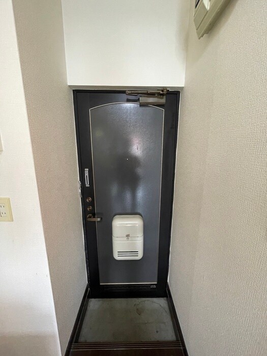 物件内観写真9　(玄関)