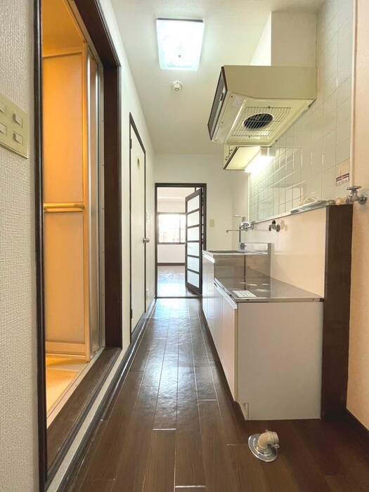 物件内観写真16　(廊下)