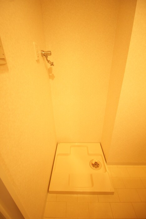 物件内観写真11　(洗濯機置場)