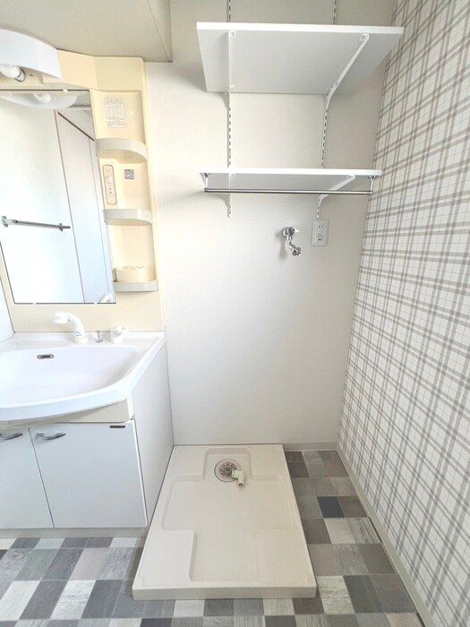 物件内観写真14　(洗濯機置場)