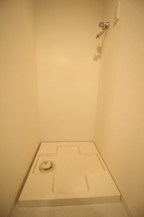 物件内観写真15　(洗濯機置場)