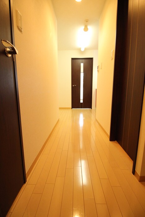 物件内観写真16　(廊下)