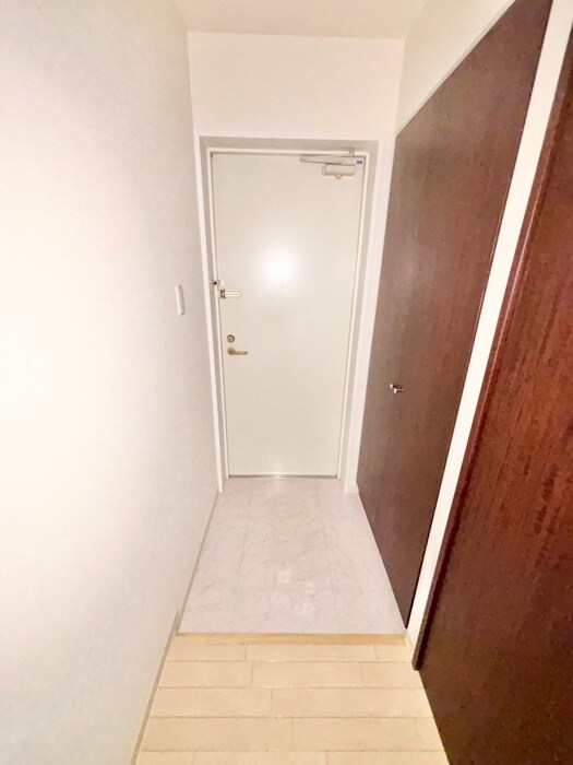物件内観写真17　(玄関)