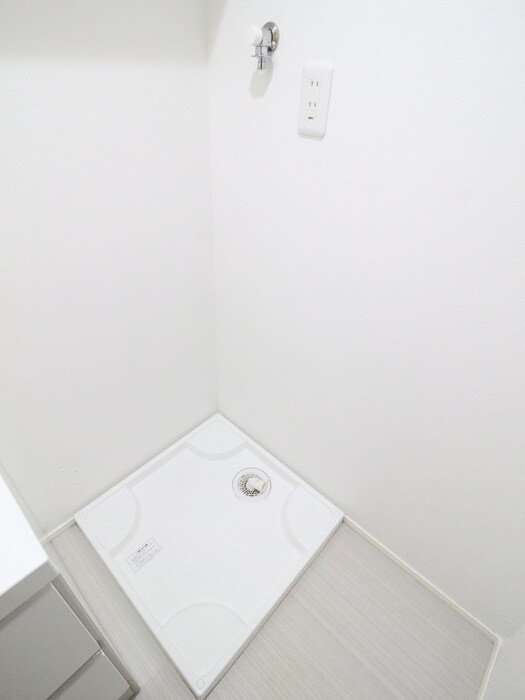 物件内観写真14　(洗濯機置場)