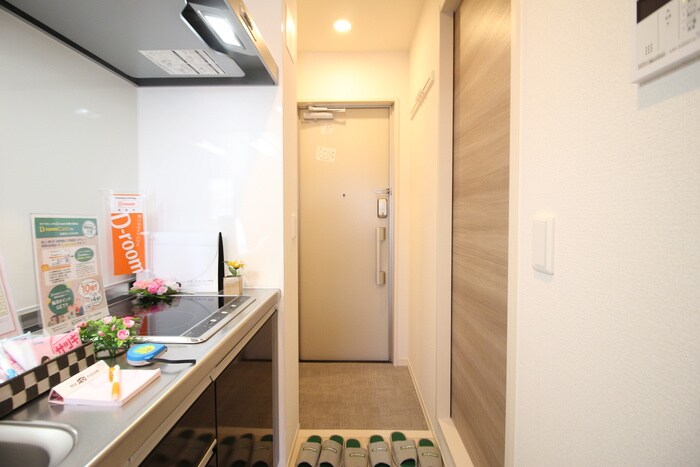 物件内観写真16　(玄関)