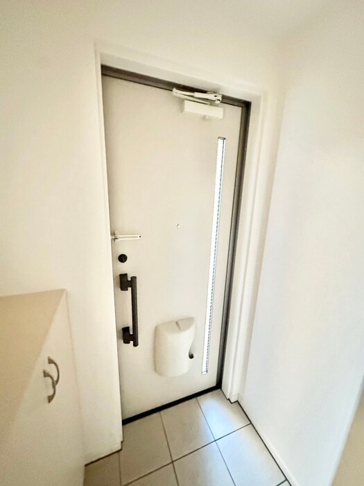 物件内観写真17　(玄関)