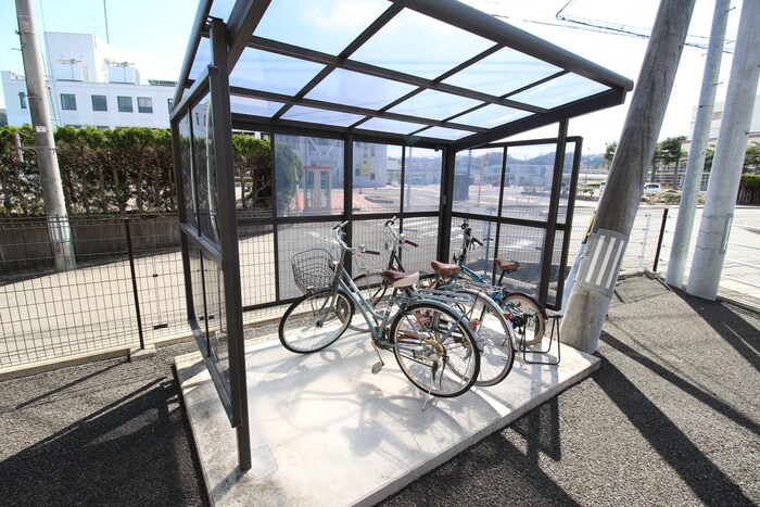 物件外観写真5　(駐輪場)