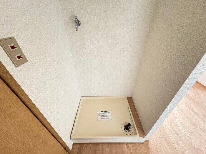 物件内観写真14　(洗濯機置場)