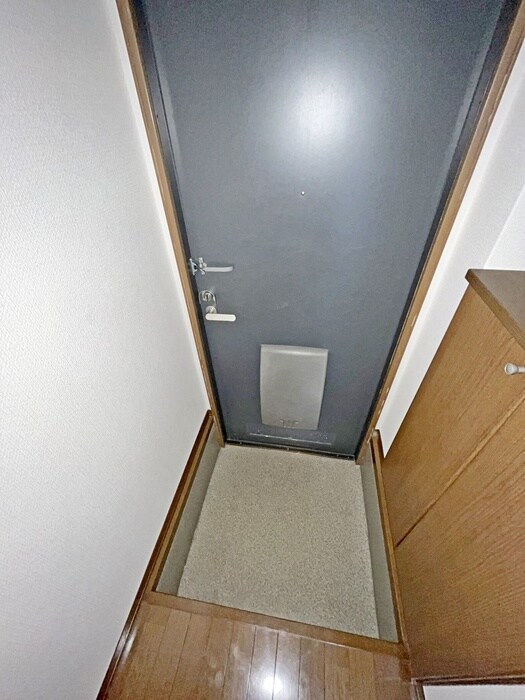 物件内観写真13　(玄関)