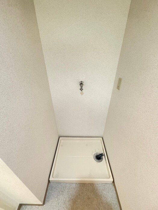 物件内観写真14　(洗濯機置場)