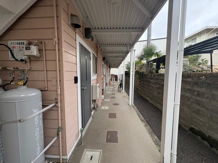 物件外観写真5　(エントランス部分)