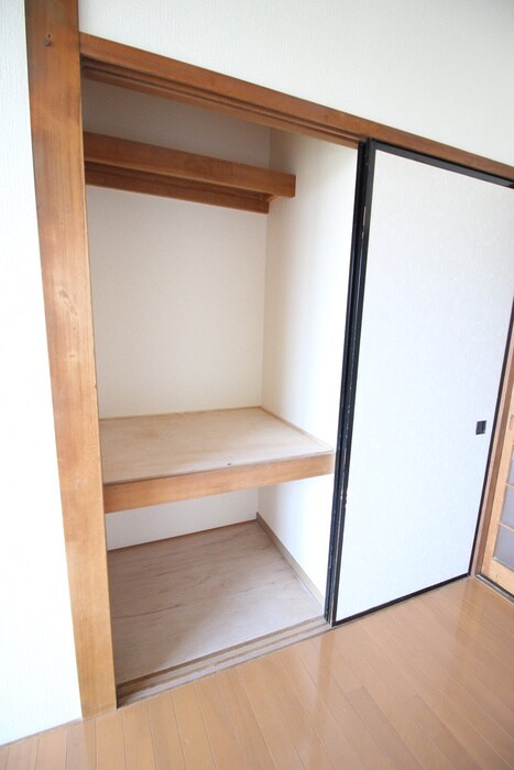 物件内観写真12　(収納)