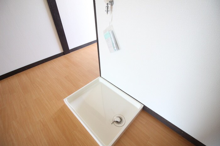 物件内観写真13　(洗濯機置場)