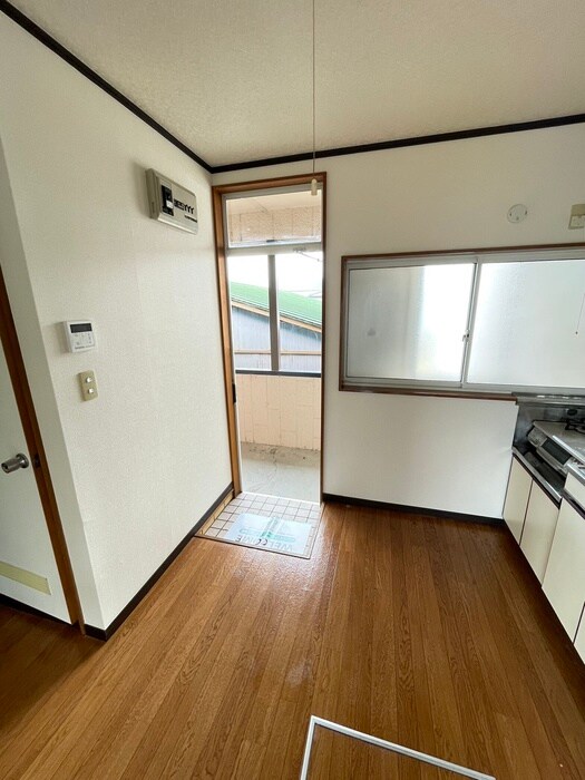 物件内観写真14　(玄関)