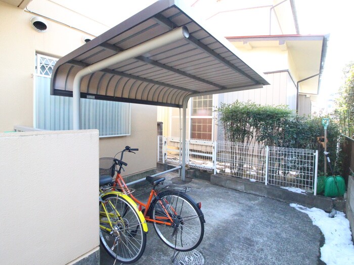 物件外観写真6　(駐輪場)
