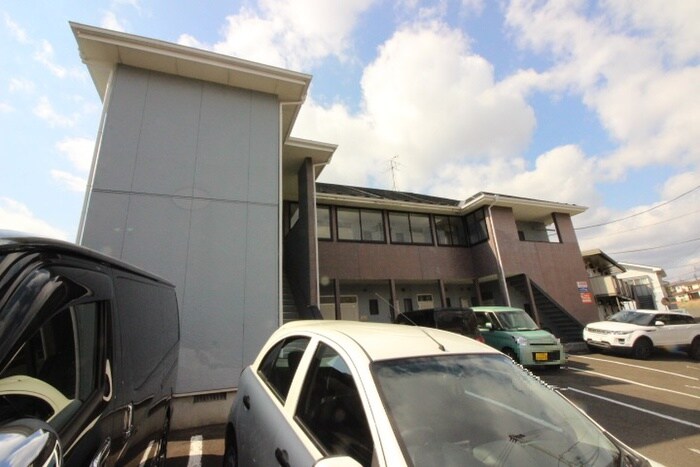 物件外観写真3　(駐車場)