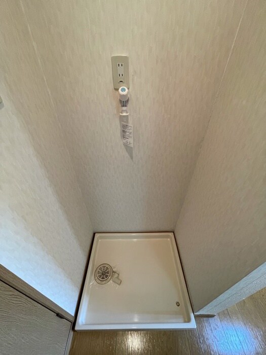 物件内観写真10　(洗濯機置場)