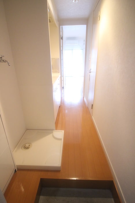 物件内観写真6　(玄関)