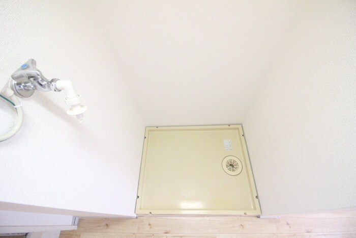 物件内観写真14　(洗濯機置場)