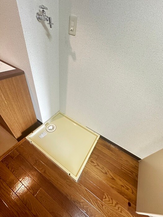 物件内観写真17　(洗濯機置場)