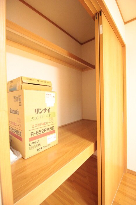 物件内観写真10　(収納)