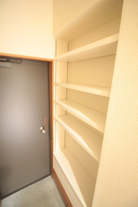 物件内観写真18　(靴箱)