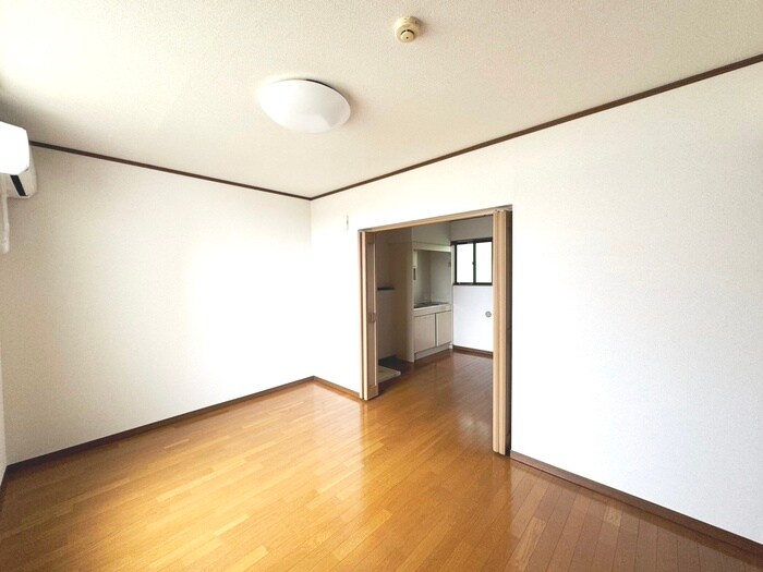 物件内観写真9　(居室)