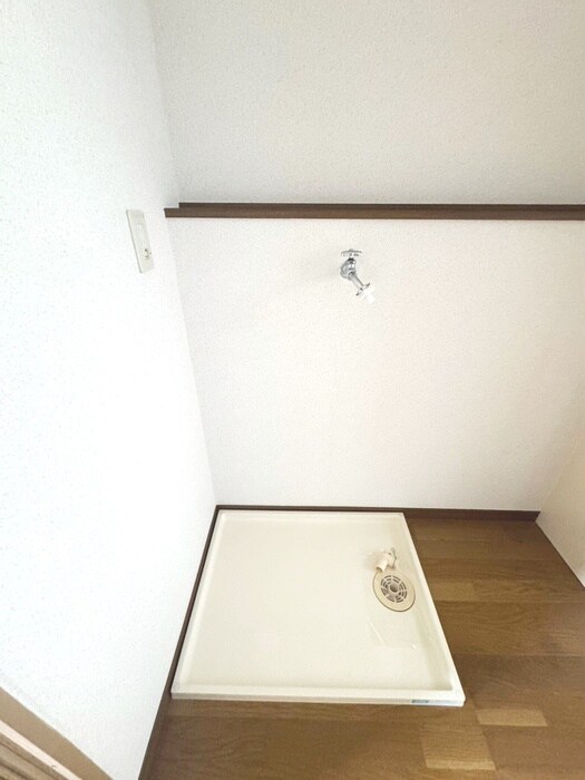 物件内観写真13　(洗濯機置場)