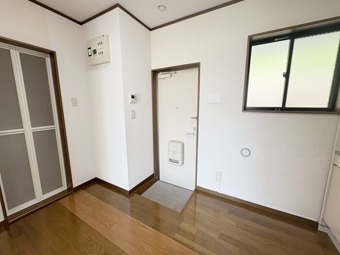 物件内観写真14　(廊下)