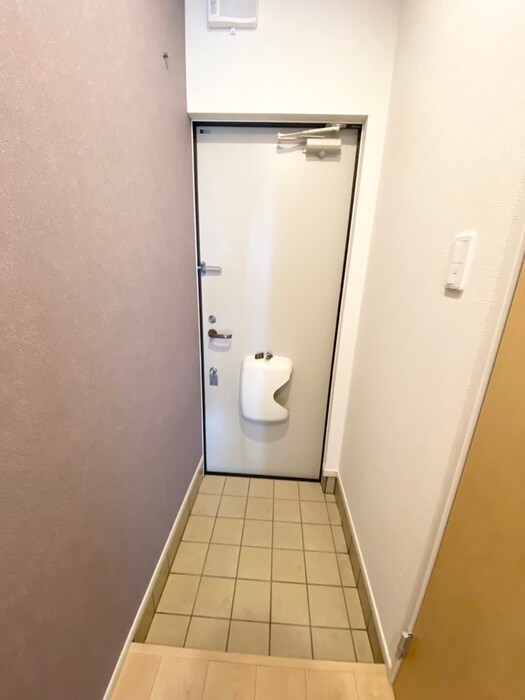 物件内観写真9　(玄関)