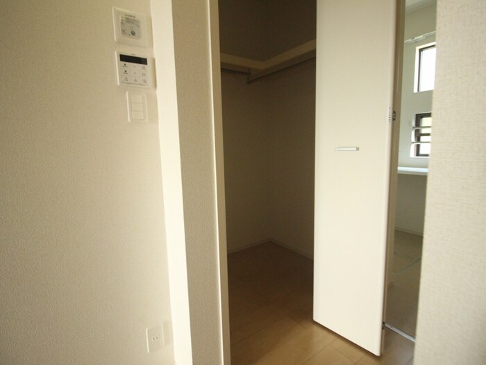 物件内観写真13　(収納)
