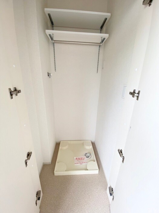 物件内観写真16　(洗濯機置場)