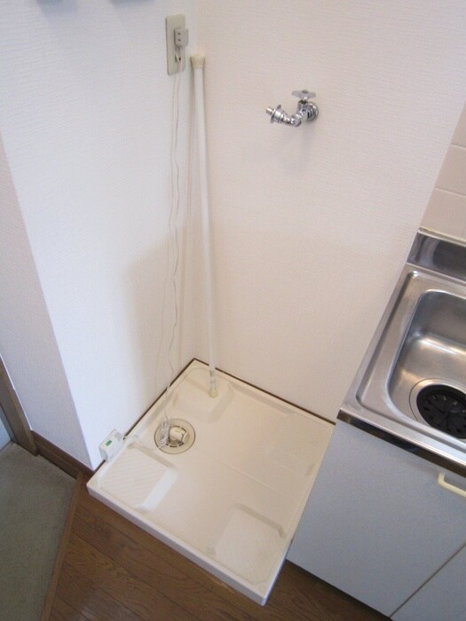 物件内観写真13　(洗濯機置場)