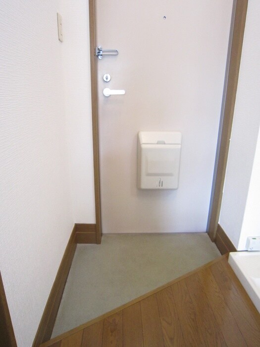 物件内観写真16　(玄関)