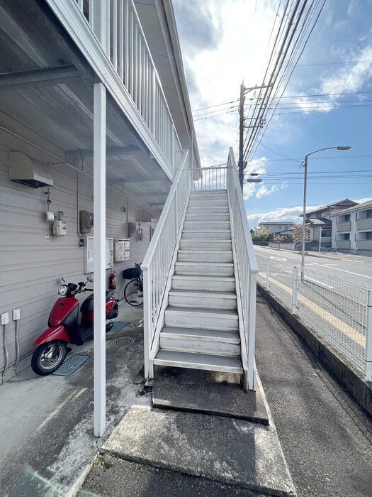 物件外観写真6　(エントランス部分)