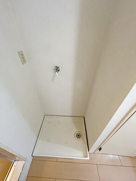 物件内観写真12　(洗濯機置場)