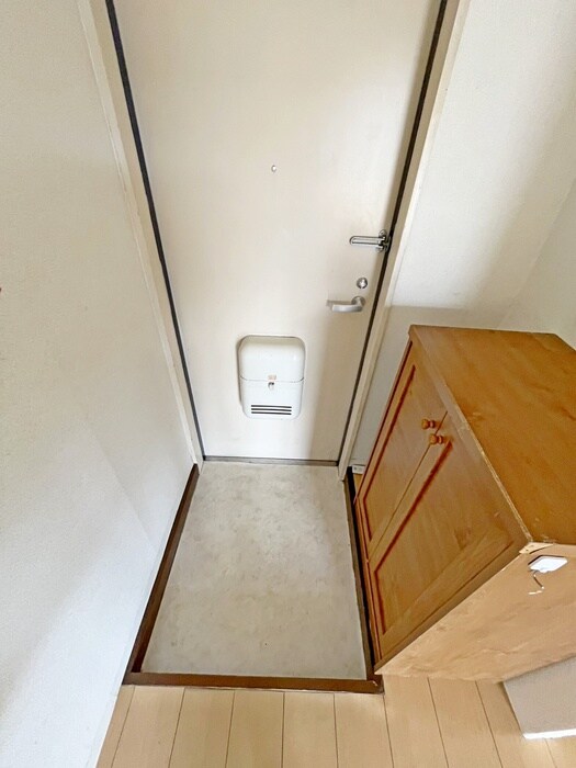 物件内観写真16　(玄関)