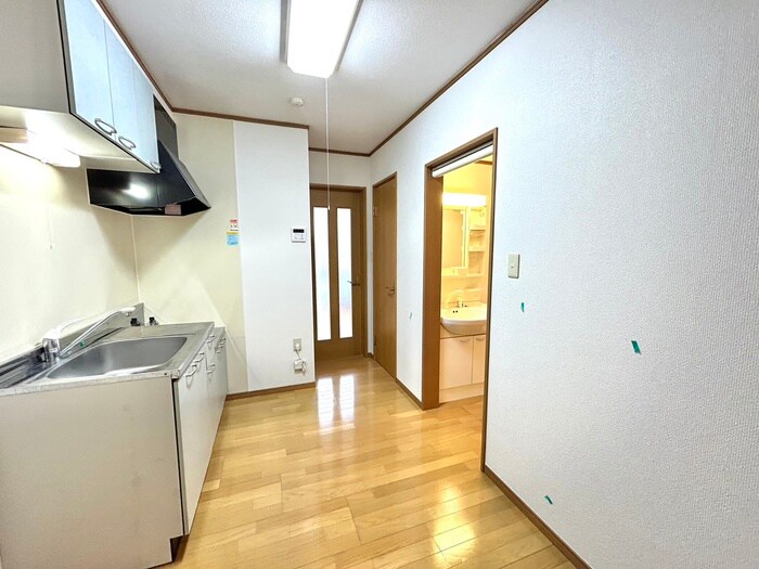 物件内観写真17　(廊下)