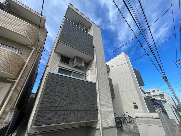 物件外観写真2　(同型モデル)