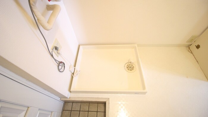 物件内観写真14　(洗濯機置場)