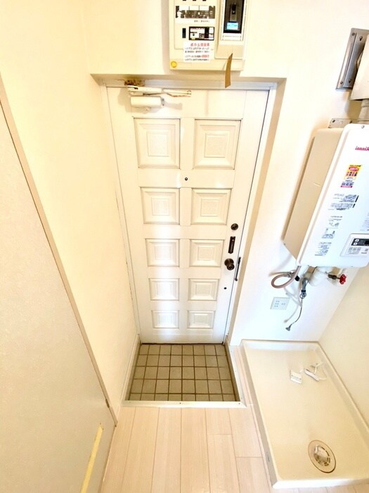 物件内観写真21　(玄関)