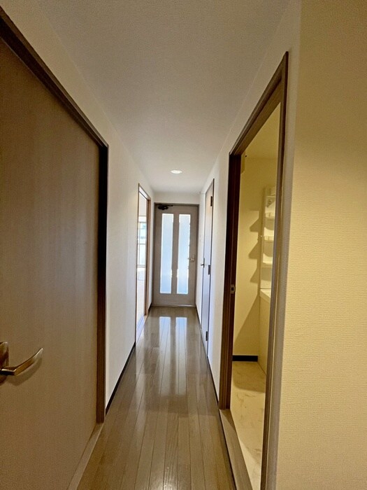 物件内観写真14　(廊下)