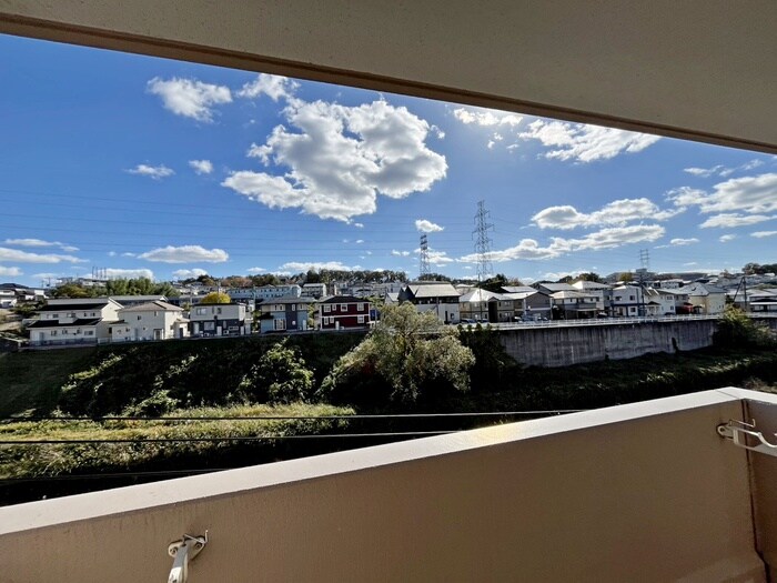 物件内観写真21　(室内からの展望)